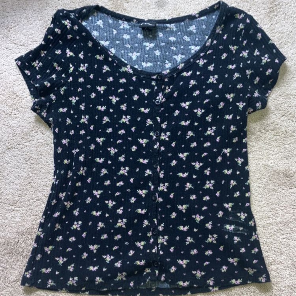 This is a shirt from the brand art class. It’s no longer selling on that website